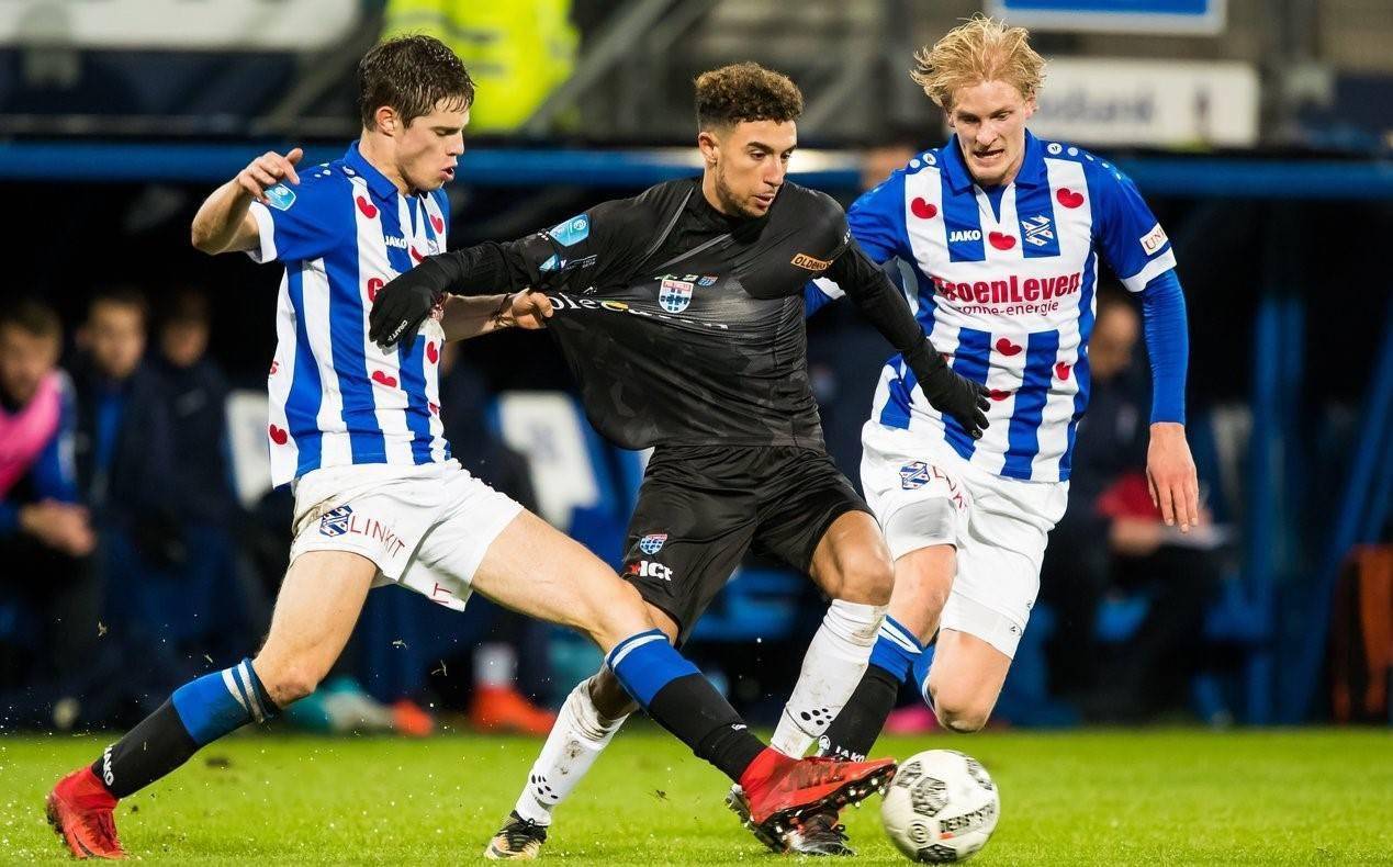 台前的荣誉 台前的荣誉